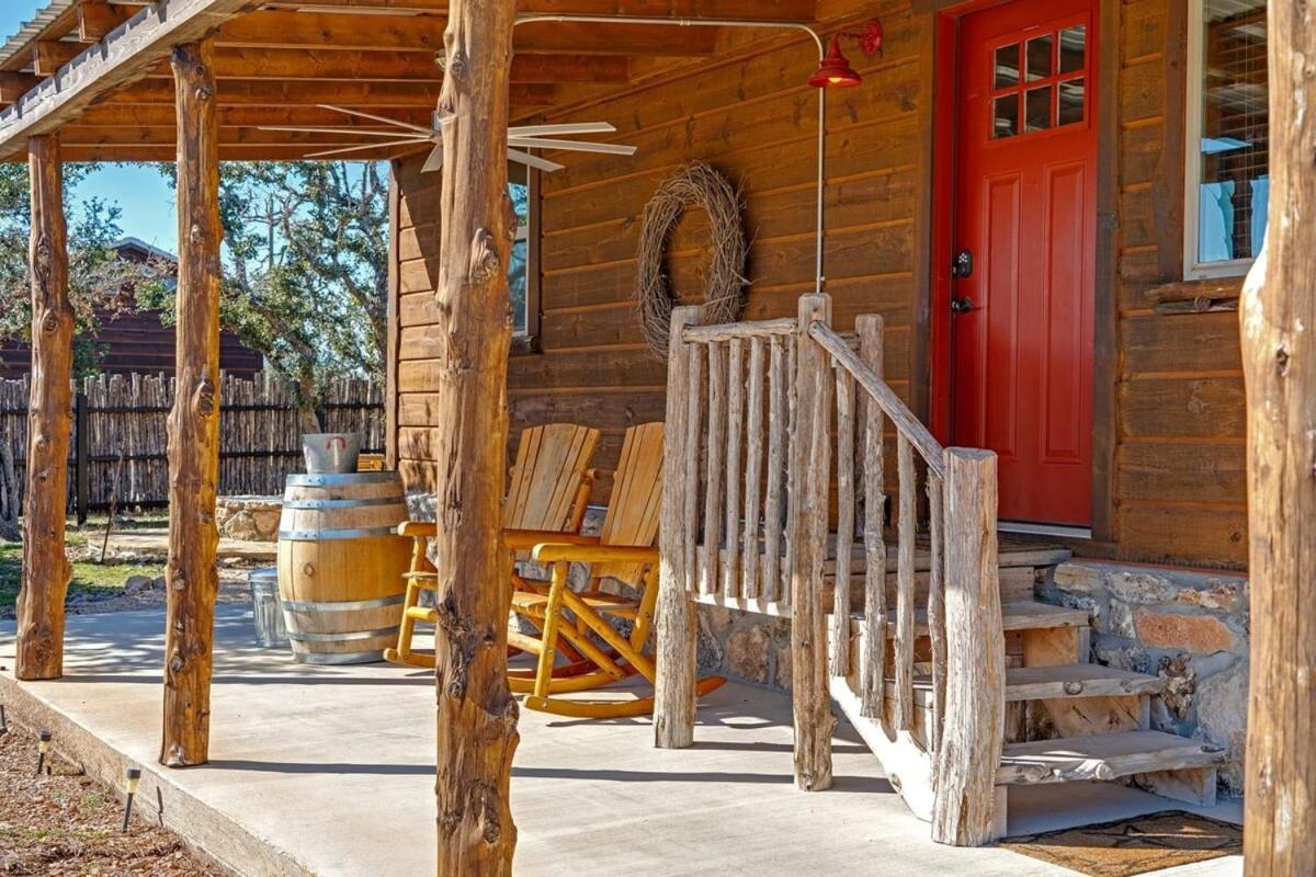 Rockin' R - Rustic Star Cabin เฟรเดอริกส์เบิร์ก ภายนอก รูปภาพ