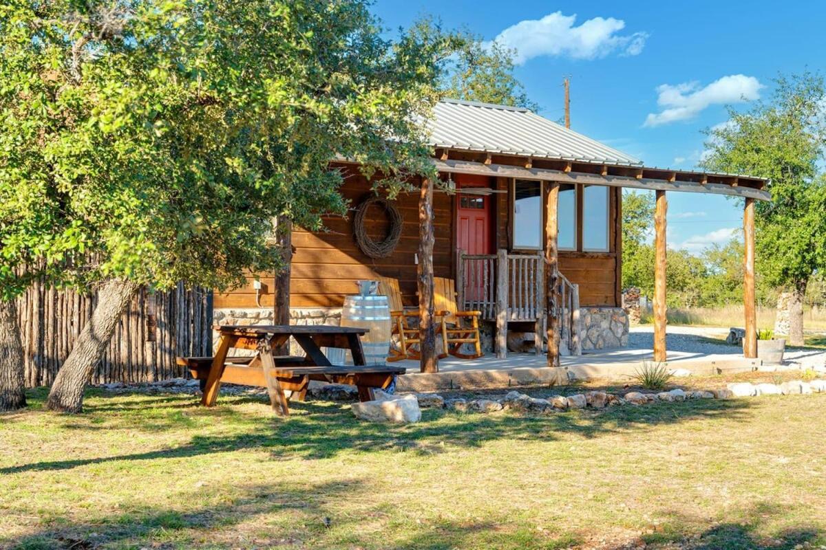 Rockin' R - Rustic Star Cabin เฟรเดอริกส์เบิร์ก ภายนอก รูปภาพ